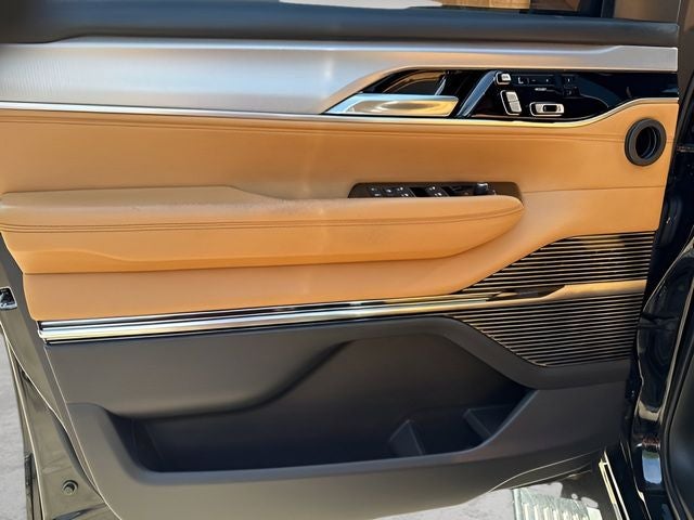 2022 Jeep Grand Wagoneer Series III