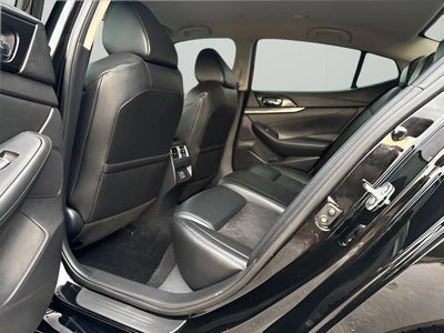 2018 Nissan Maxima SR