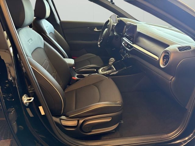2023 Kia Forte GT-Line AT's photo