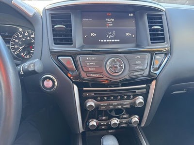 2020 Nissan Pathfinder SV