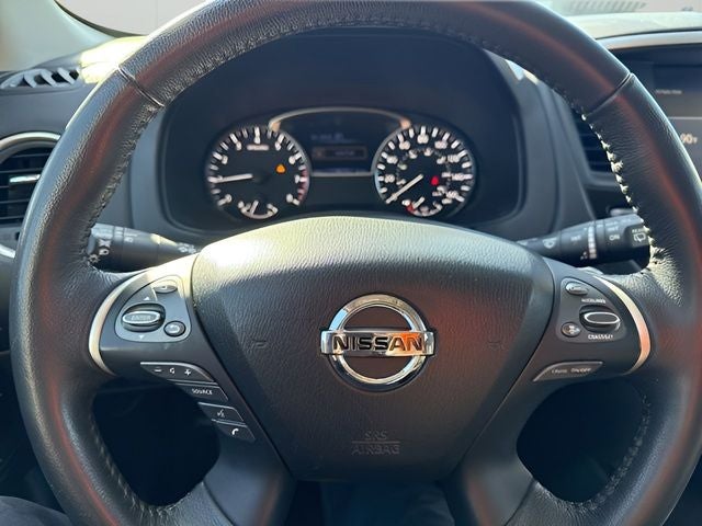 2020 Nissan Pathfinder SV