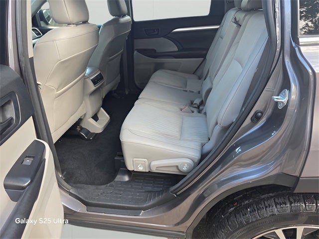 2017 Toyota Highlander LE Plus