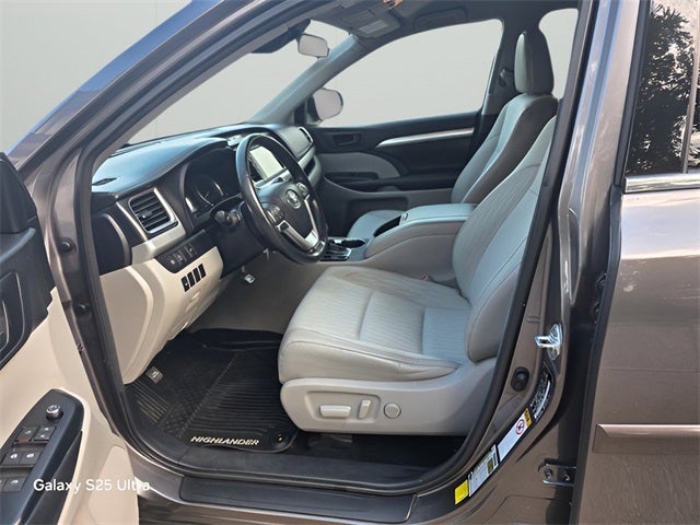 2017 Toyota Highlander LE Plus