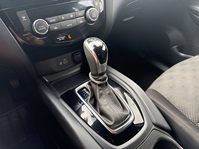 2022 Nissan Rogue Sport SV