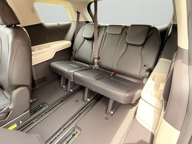 2023 Kia Carnival EX
