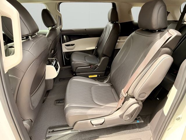 2023 Kia Carnival EX