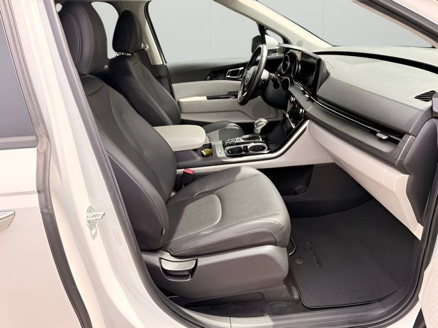 2023 Kia Carnival EX