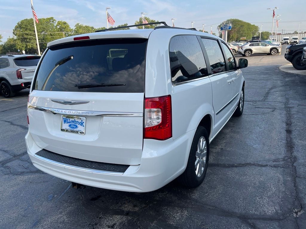 2016 Chrysler Town & Country Touring