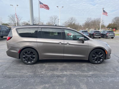 2018 Chrysler Pacifica Touring L Plus