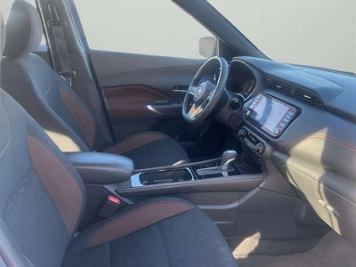2022 Nissan Kicks SR