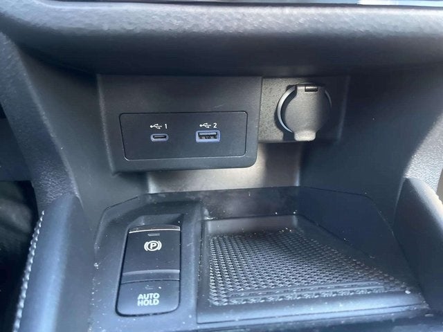 2022 Nissan Kicks SR