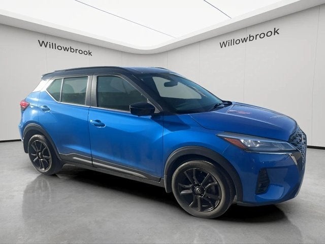 2022 Nissan Kicks SR