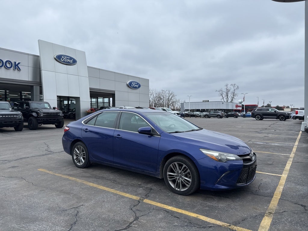 2016 Toyota Camry SE