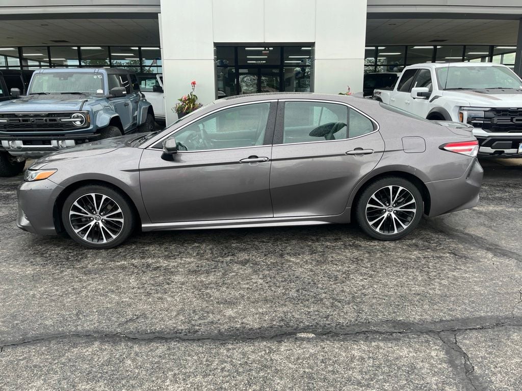 2020 Toyota Camry SE