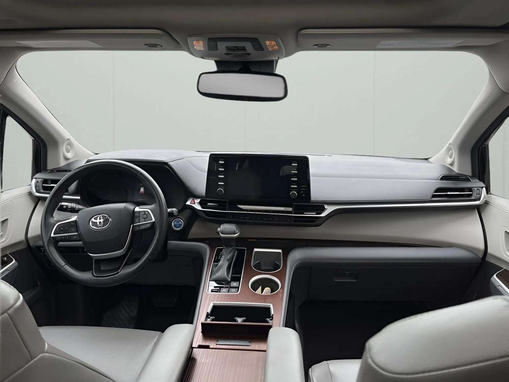 2022 Toyota Sienna XLE 7 Passenger