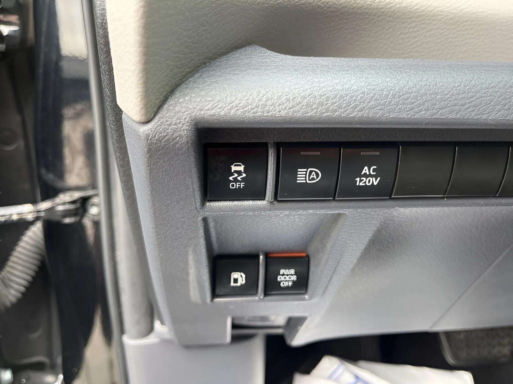 2022 Toyota Sienna XLE 7 Passenger