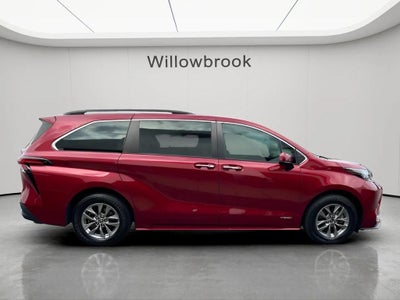 2021 Toyota Sienna XLE 8 Passenger