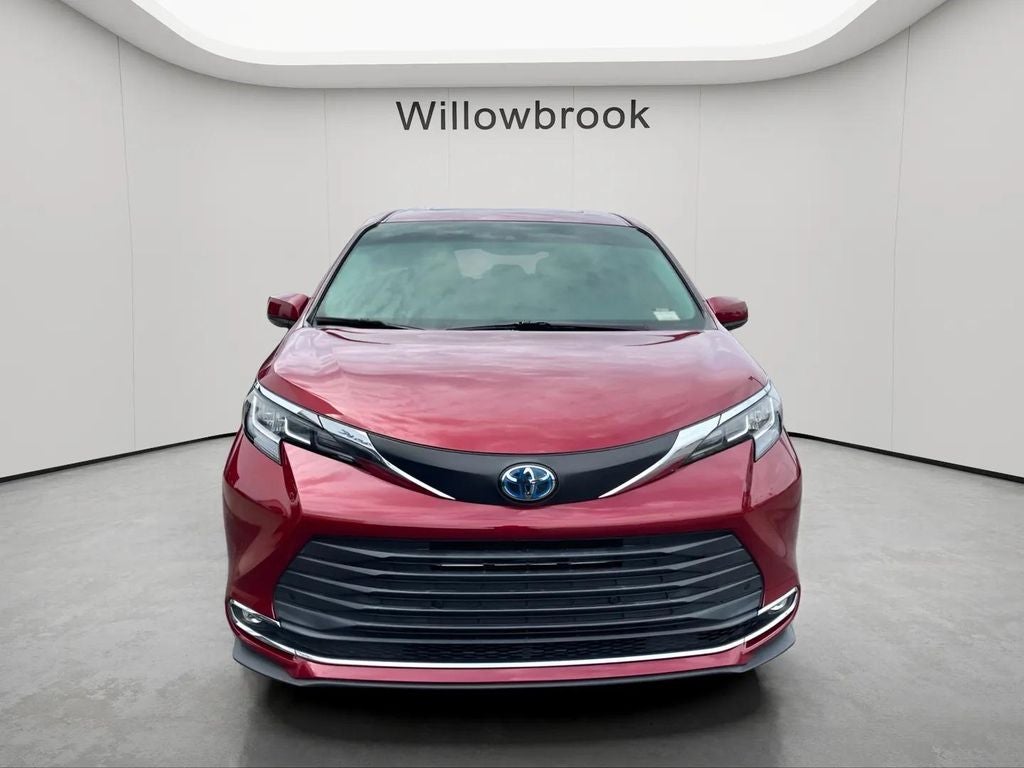 2021 Toyota Sienna XLE 8 Passenger
