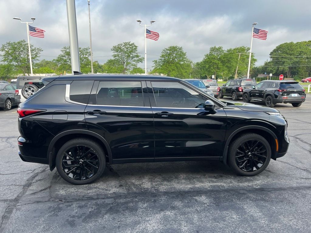 2022 Mitsubishi Outlander Black Edition