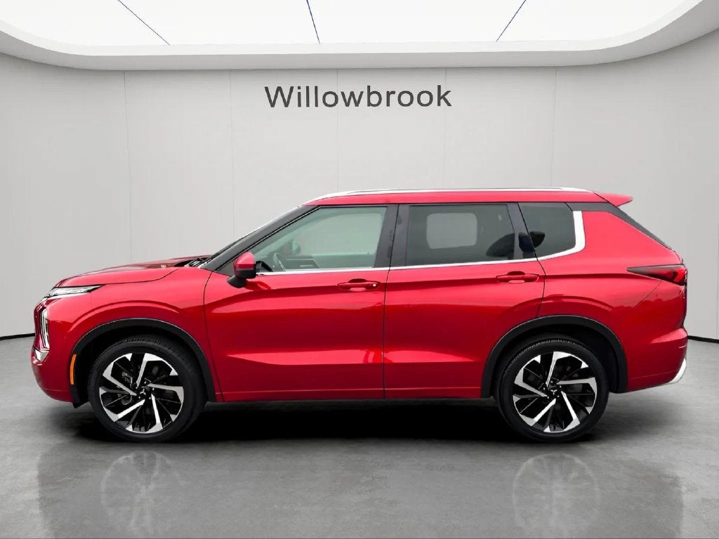2023 Mitsubishi Outlander Base