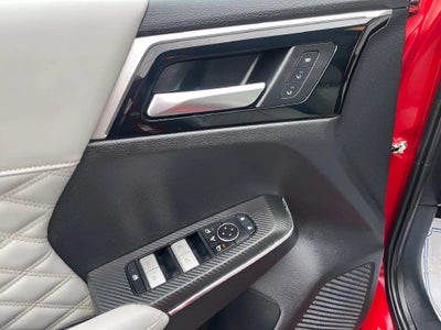 2023 Mitsubishi Outlander Base