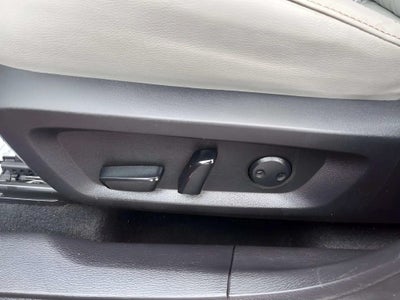 2023 Mitsubishi Outlander Base