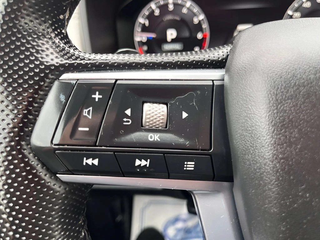 2023 Mitsubishi Outlander Base