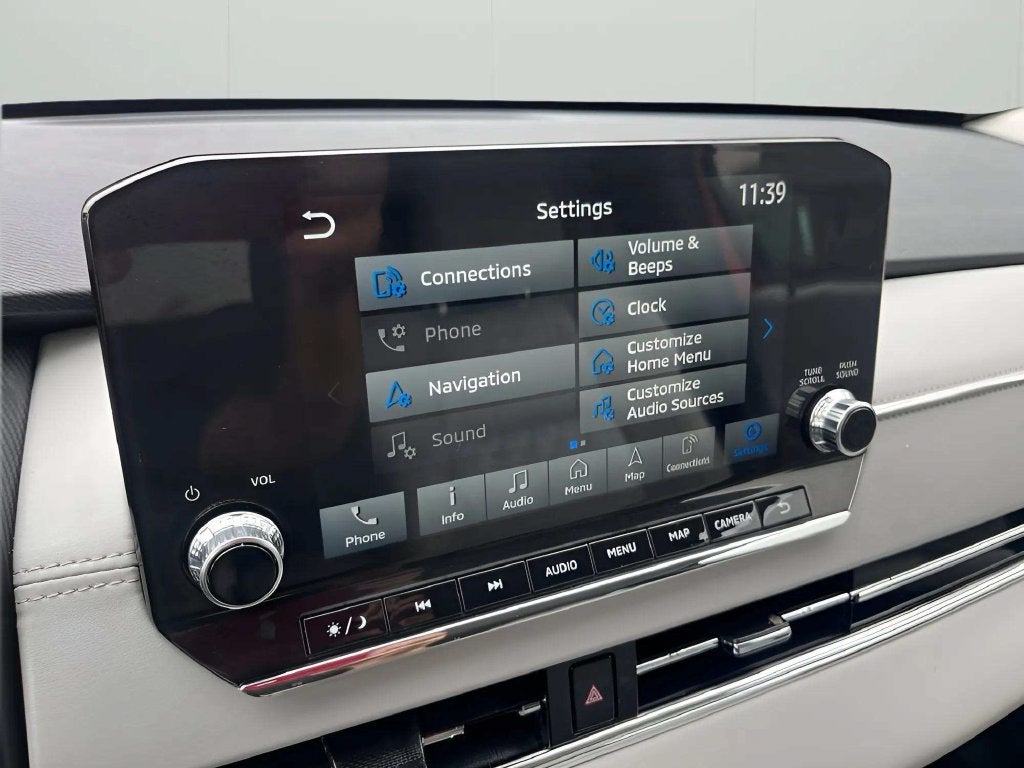 2023 Mitsubishi Outlander Base
