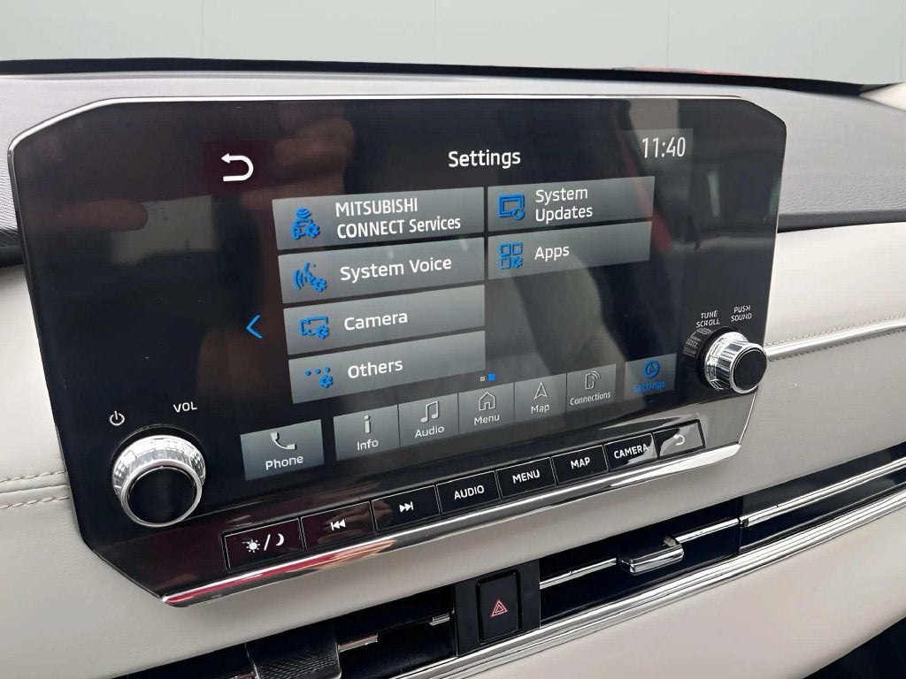 2023 Mitsubishi Outlander Base