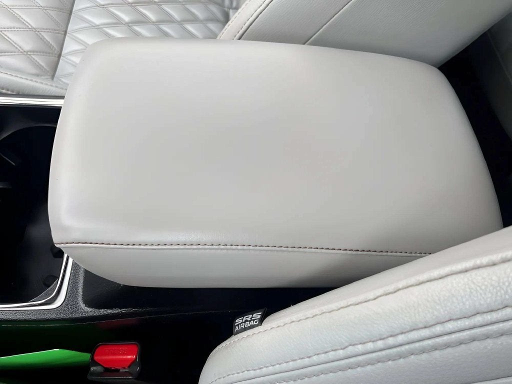 2023 Mitsubishi Outlander Base