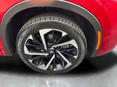 2023 Mitsubishi Outlander Base