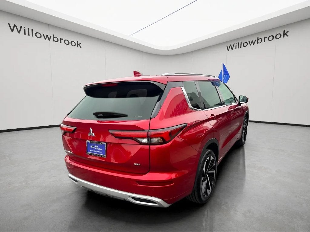 2023 Mitsubishi Outlander Base