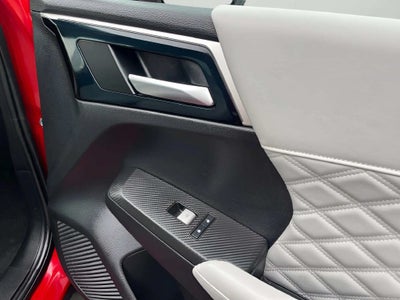 2023 Mitsubishi Outlander Base