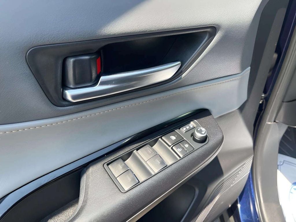 2023 Toyota Venza LE