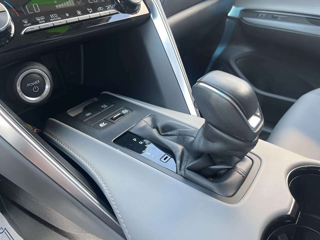 2023 Toyota Venza LE