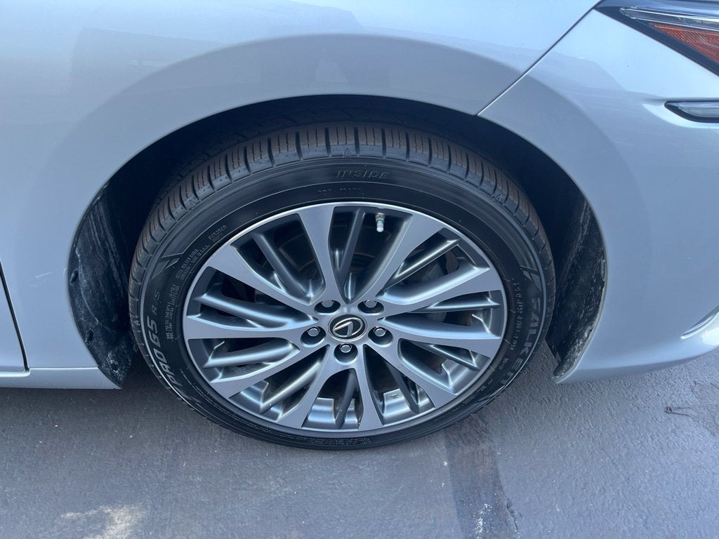 2019 Lexus ES 300h