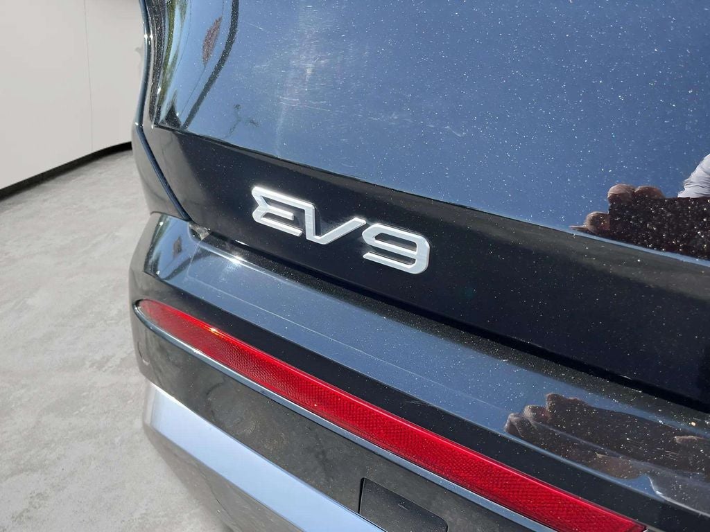 2024 Kia EV9 Land