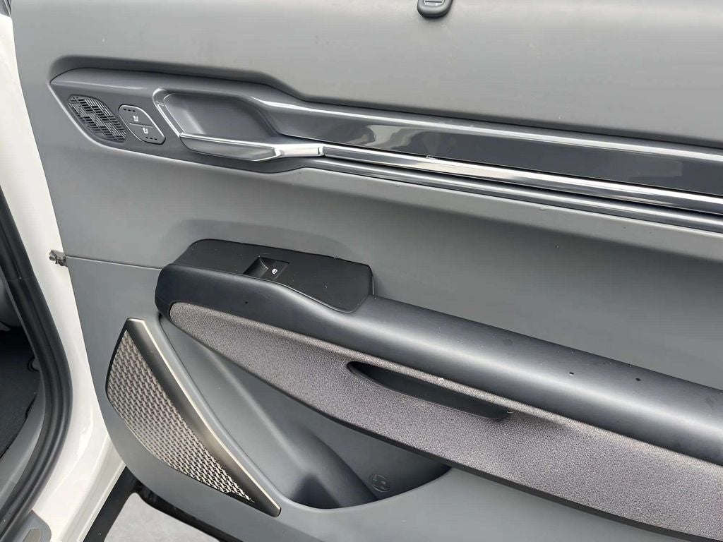 2024 Kia EV9 Land