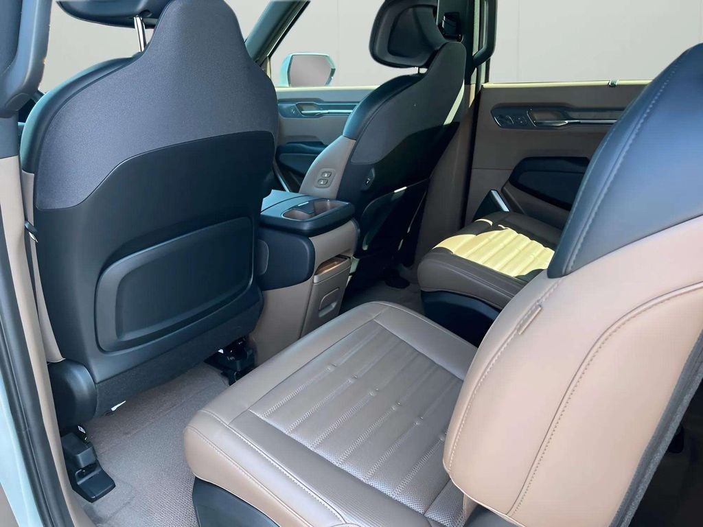 2024 Kia EV9 Land