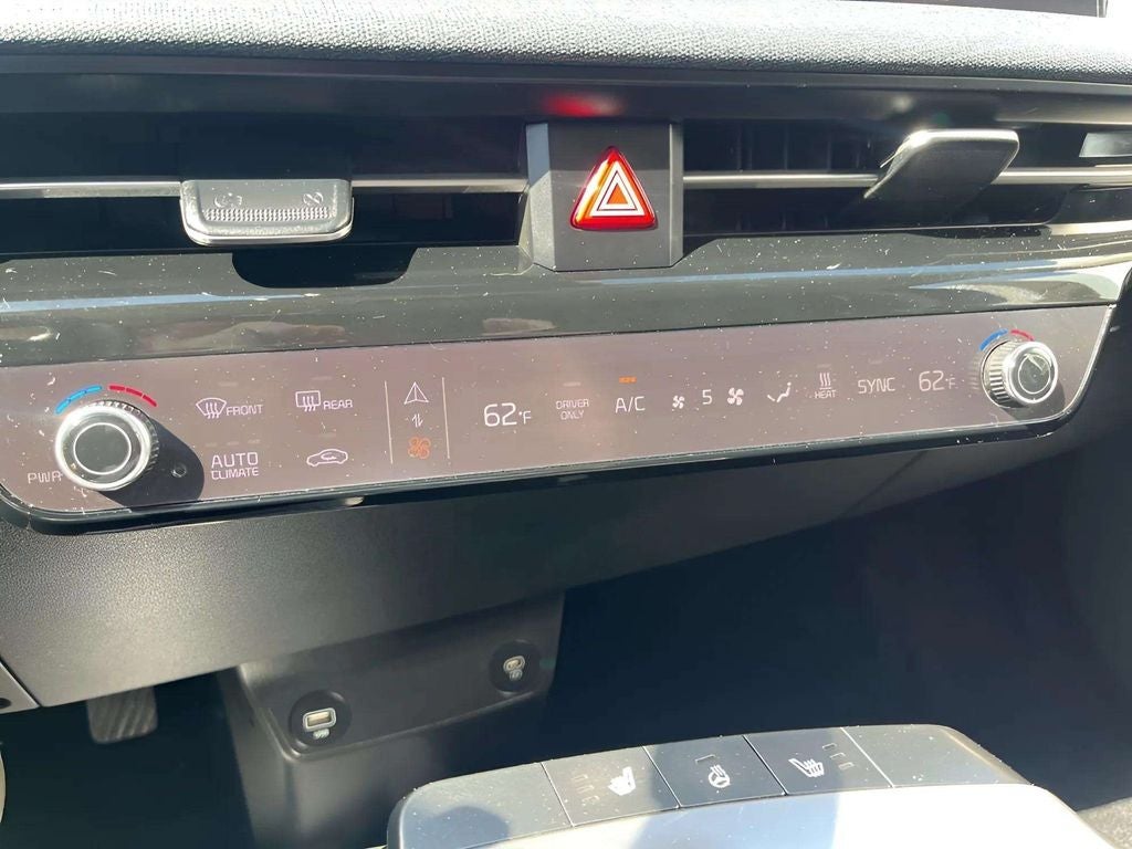 2024 Kia EV6 Light