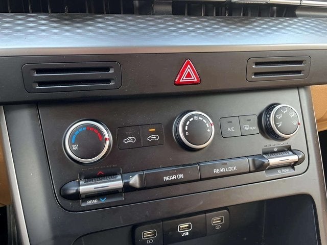 2024 Kia Carnival LX