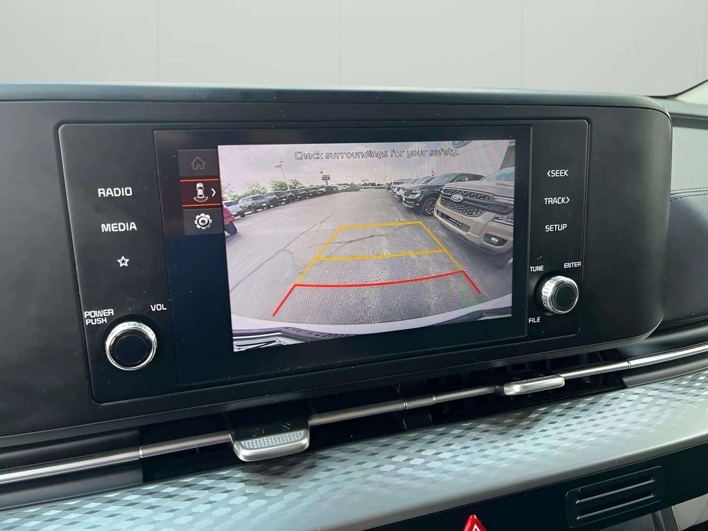 2024 Kia Carnival LX
