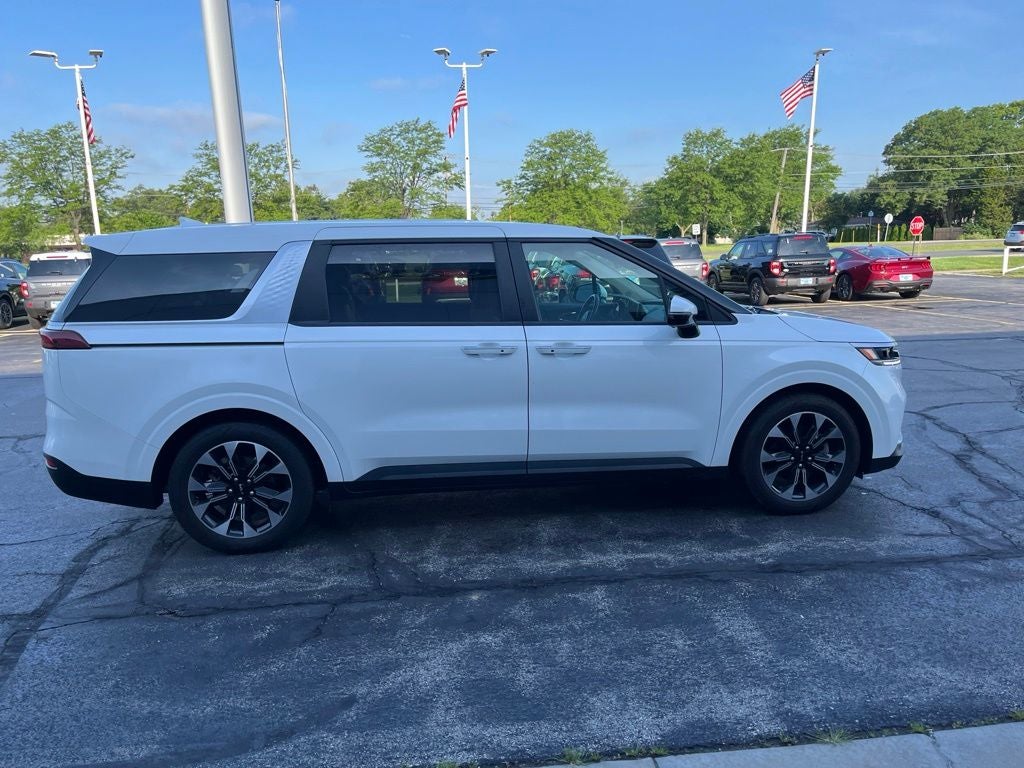 2024 Kia Carnival EX