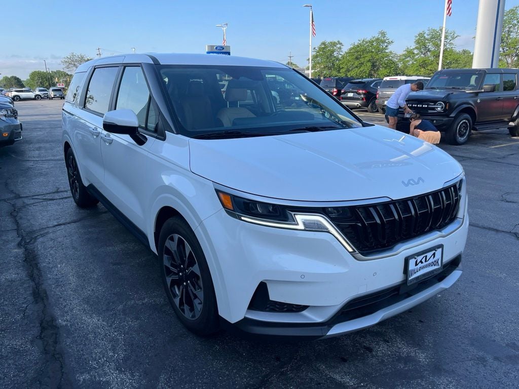 2024 Kia Carnival EX