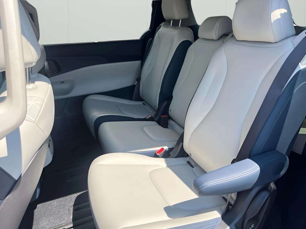 2025 Kia Carnival EX